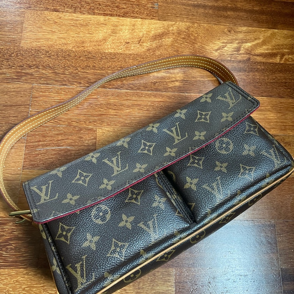 Authentic. Vintage Louis Vuitton hangbag